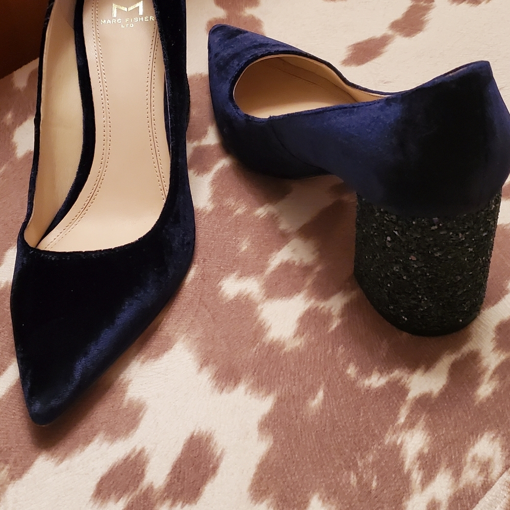 Velvet Holiday Pump with jeweled heel